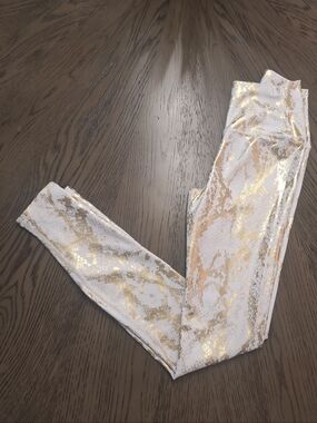 CARBON 38-- Snake Print Legging